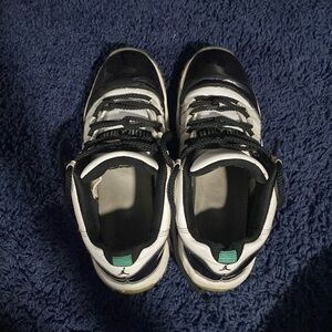 Jordan 11 retro low size 7y in men’s